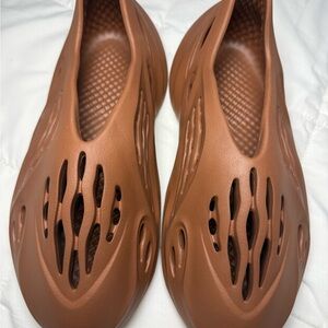 Yeezy Earth-Tone Foam Runners